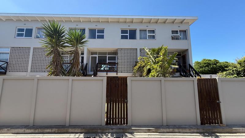 To Let 2 Bedroom Property for Rent in Bloubergrant Western Cape
